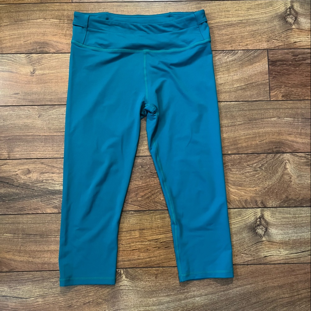 Teal Fabletics leggings